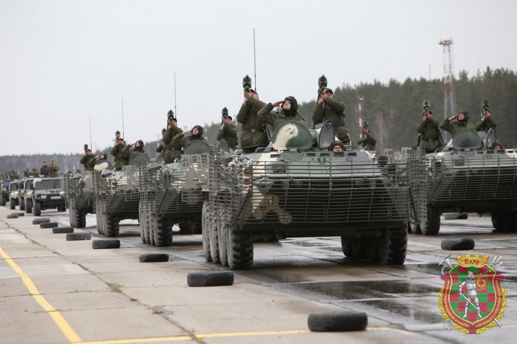 Подготовка к военному параду ко Дню Победы продолжается