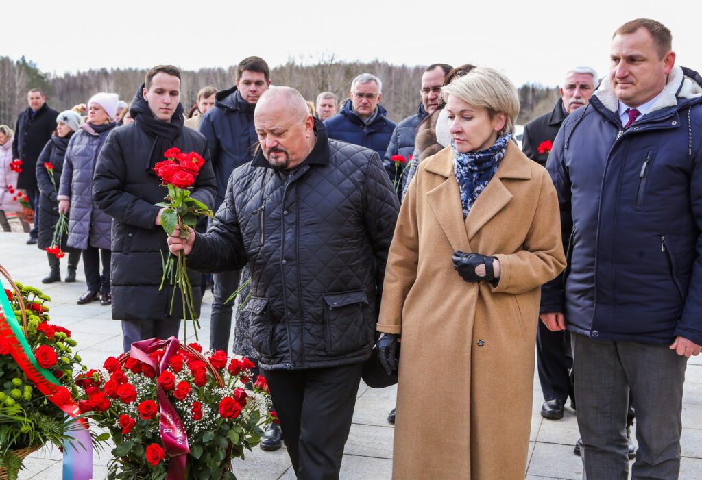 Представители ФПБ отдали дань памяти жителям деревни Хатынь