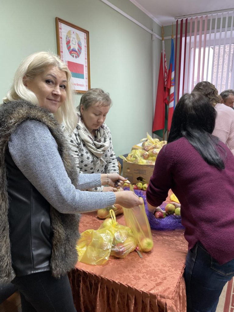 Витаминные наборы на границу передали представители районной организации Белорусского союза женщин.