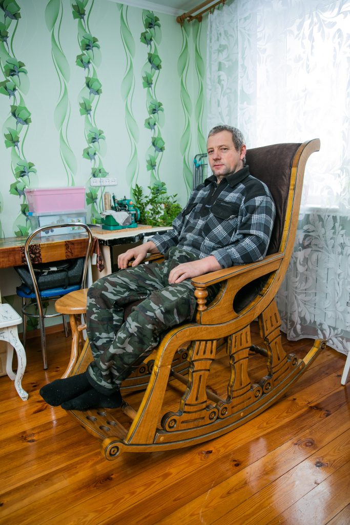 Валерий Дубровский из райцентра создает не просто мебель, а настоящие произведения искусства