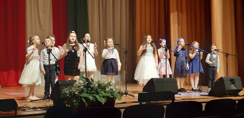 В районном Доме культуры прошел праздничный концерт, посвященный Дню защитника Отечества.