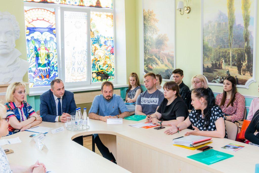 Глава района попытался прочитать мысли работающей молодёжи. Получилось ли?