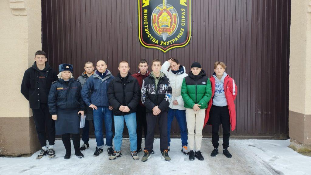 По ту сторону забора. Учащиеся лицея побывали в тюрьме города Жодино