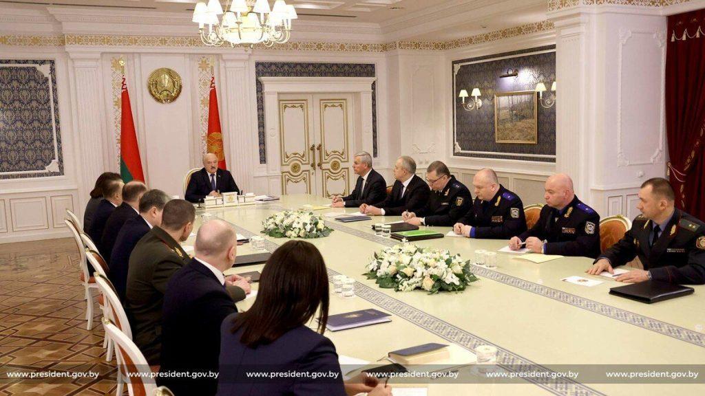 Прэзідэнт Беларусі зацвердзіў рашэнні на ахову дзяржаўнай граніцы органамі пагранічнай службы ў 2023 годзе. Сваiм меркаваннем падзялiлiся жыхары раёна