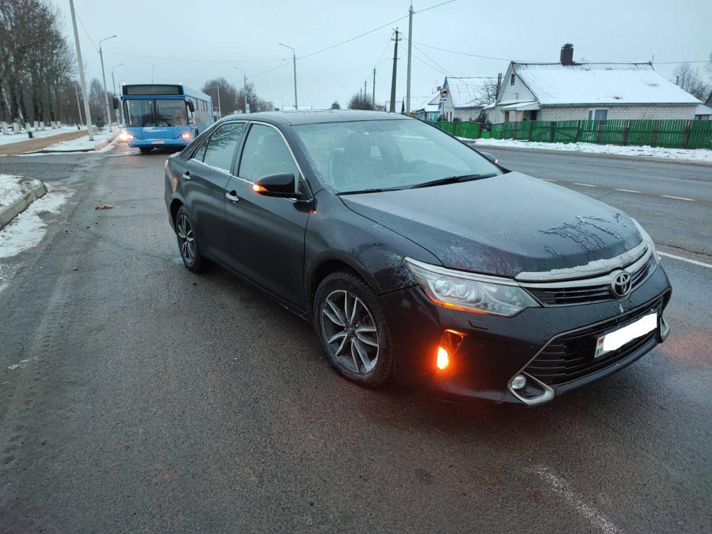 На улице Советская в райцентре силами померялись автобус и легковой автомобиль