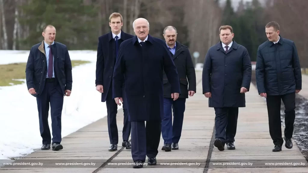 Лукашенко ответил тем, кто хочет воевать против Беларуси