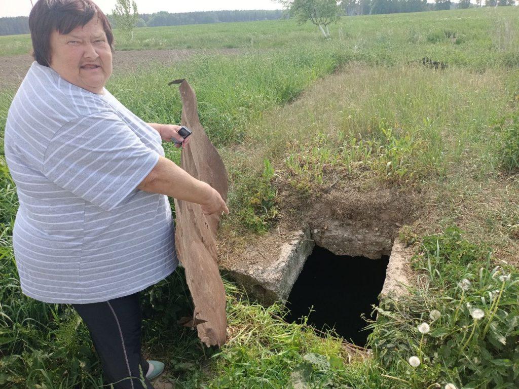 Жители дома в Тычинках жалуются на отсутствие воды, ремонта и запах от  канализации - Чырвоная Зорка