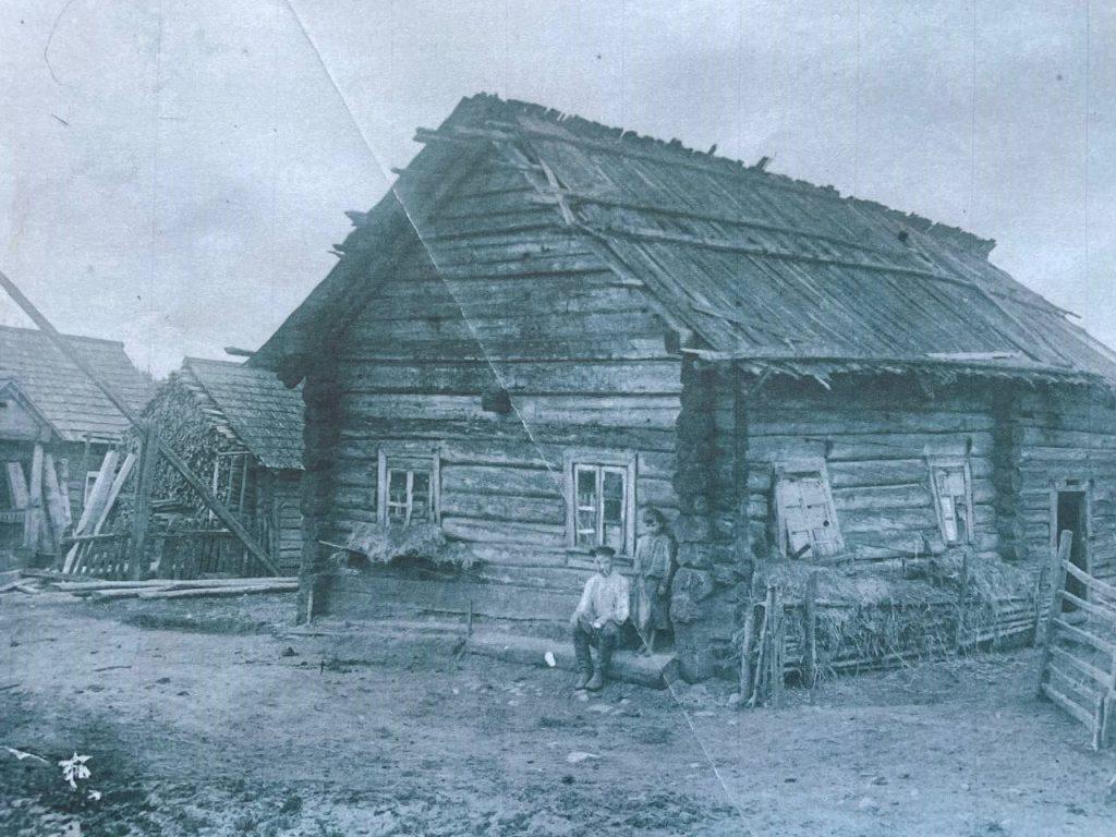 Хотляны в начале ХХ века. Интересные фотографии имеются в местном музее -  Чырвоная Зорка