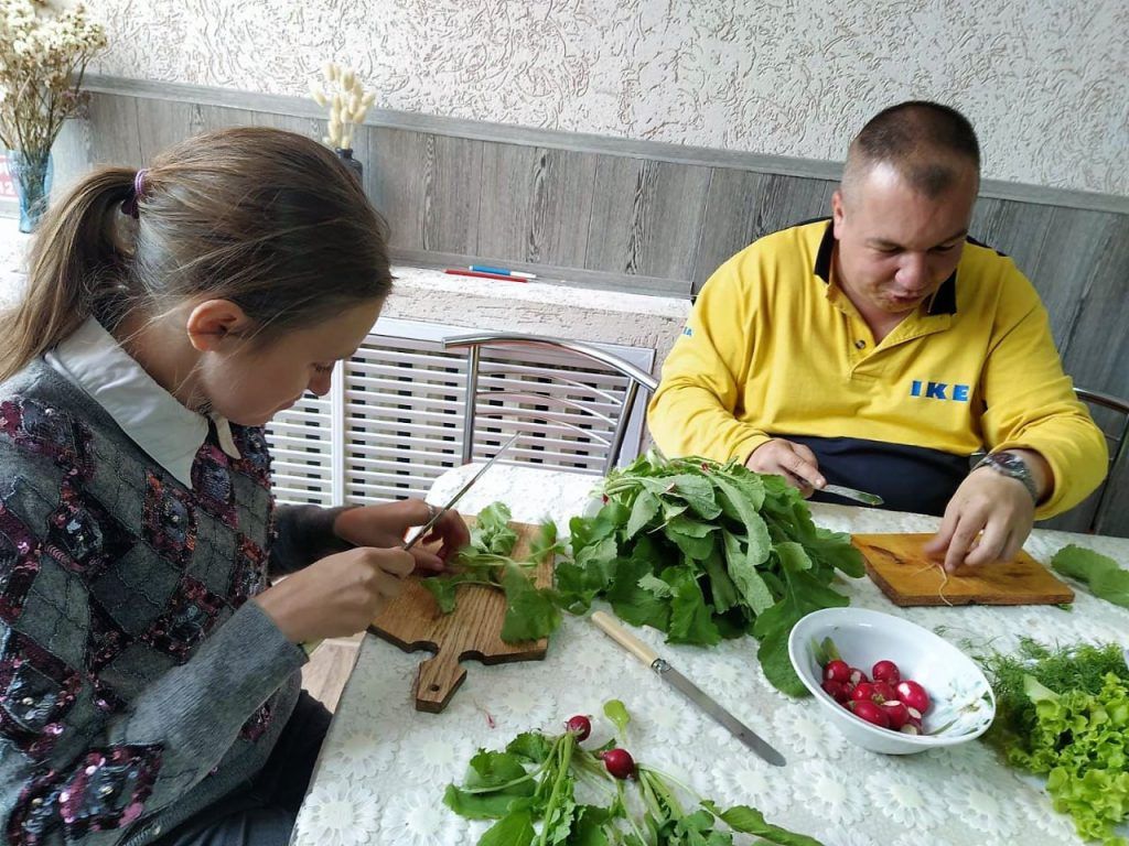 Жительницы Узды и Литвян создали школу волонтерства