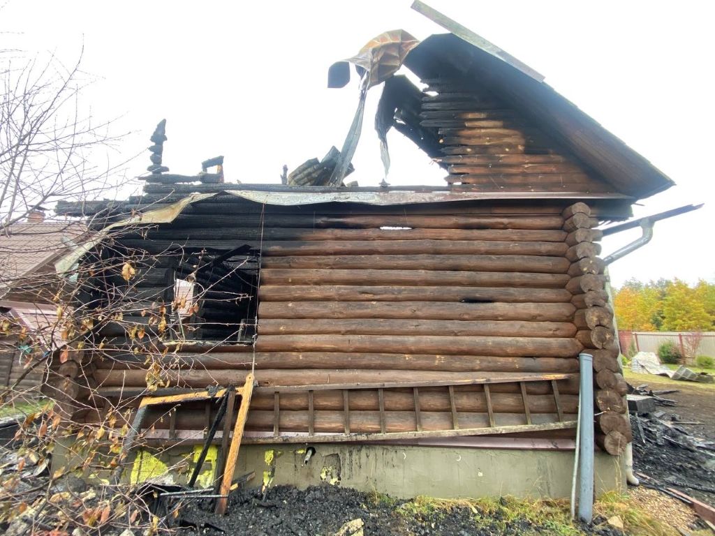 В деревне Великая Усса сгорел двухэтажный дом - Чырвоная Зорка