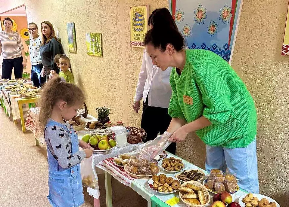 Аппетитная ярмарка в узденской «Вяселке» впечатлила детей и взрослых