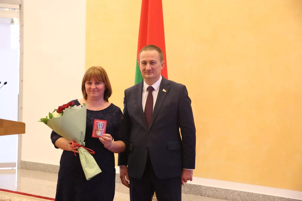 Как заслужить Орден Матери? Узнали у многодетной мамы из Зенькович