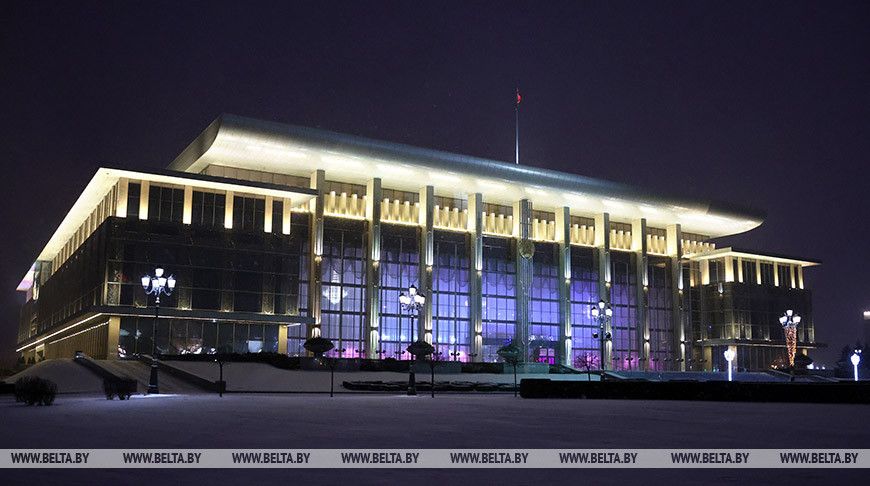 Эксклюзивная хроника. Посмотрите, как менялись новогодние обращения Лукашенко и что их объединяет