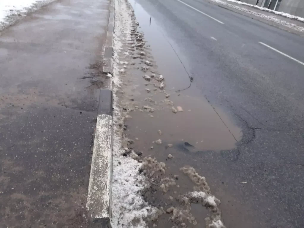 дороги требуют ремонта