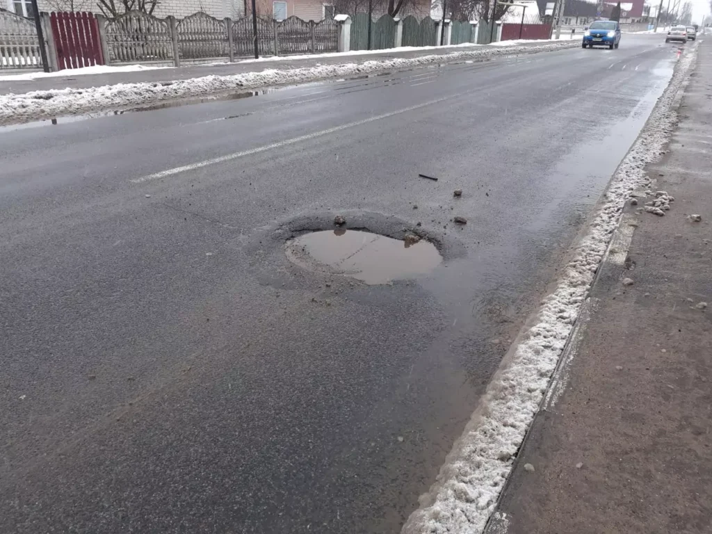 дороги требуют ремонта