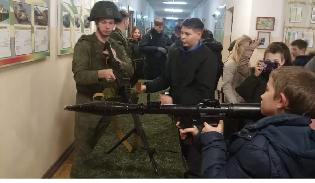 учащиеся санаторной школы посетили Военную Академию