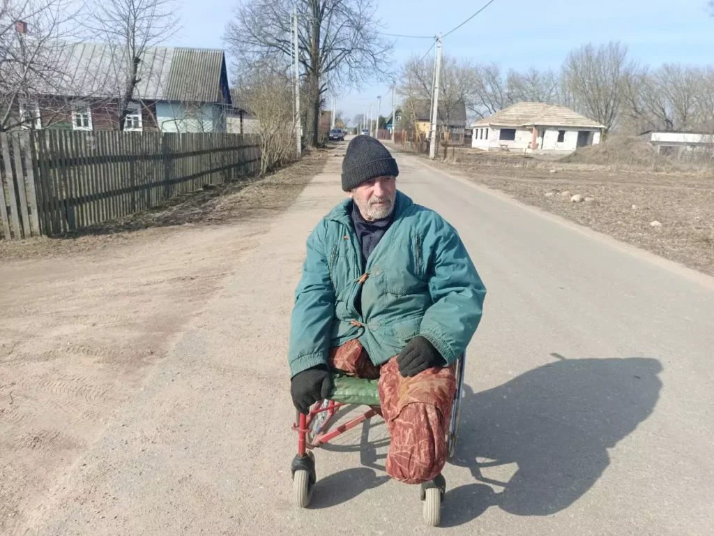 инвалид-колясочник Дещенка