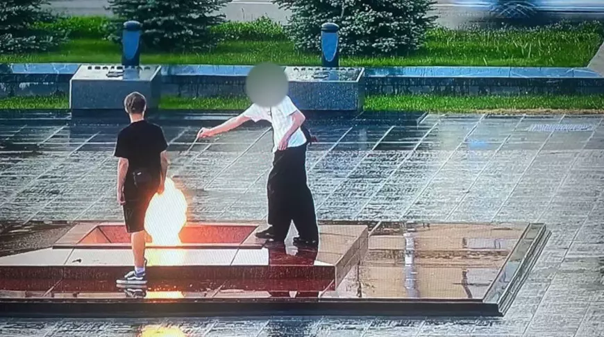 Жители Узденщины обсуждают поступок столичных подростков у Вечного огня