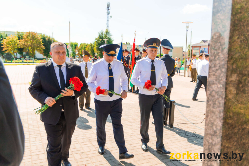 возложение цветов