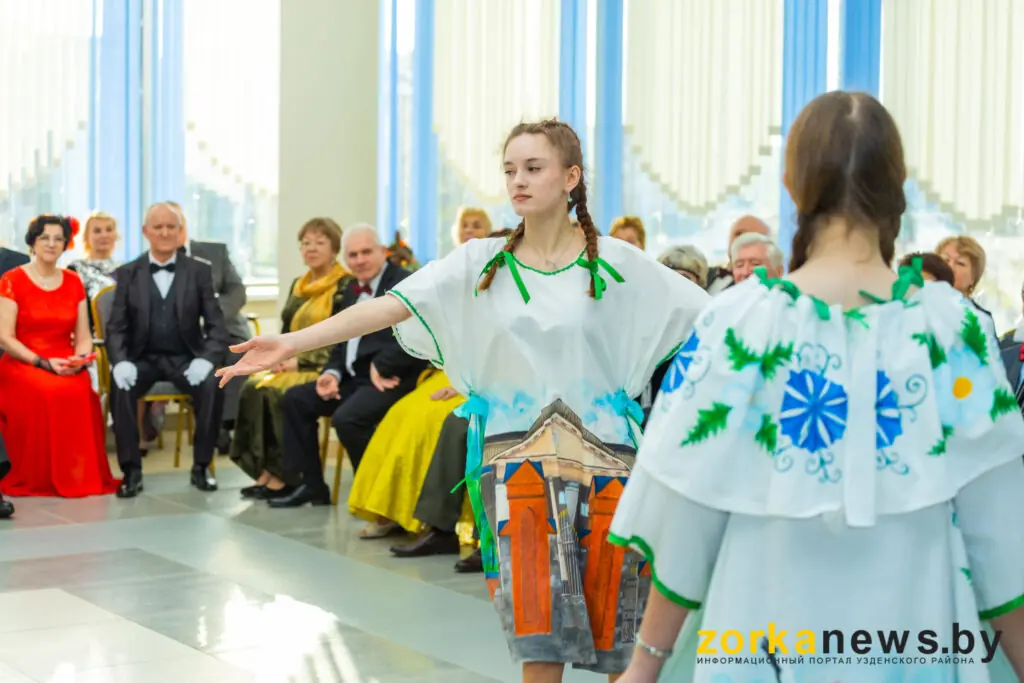 показ платьев