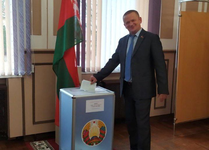 Почему решил проголосовать досрочно, рассказал председатель Дещенского сельисполкома