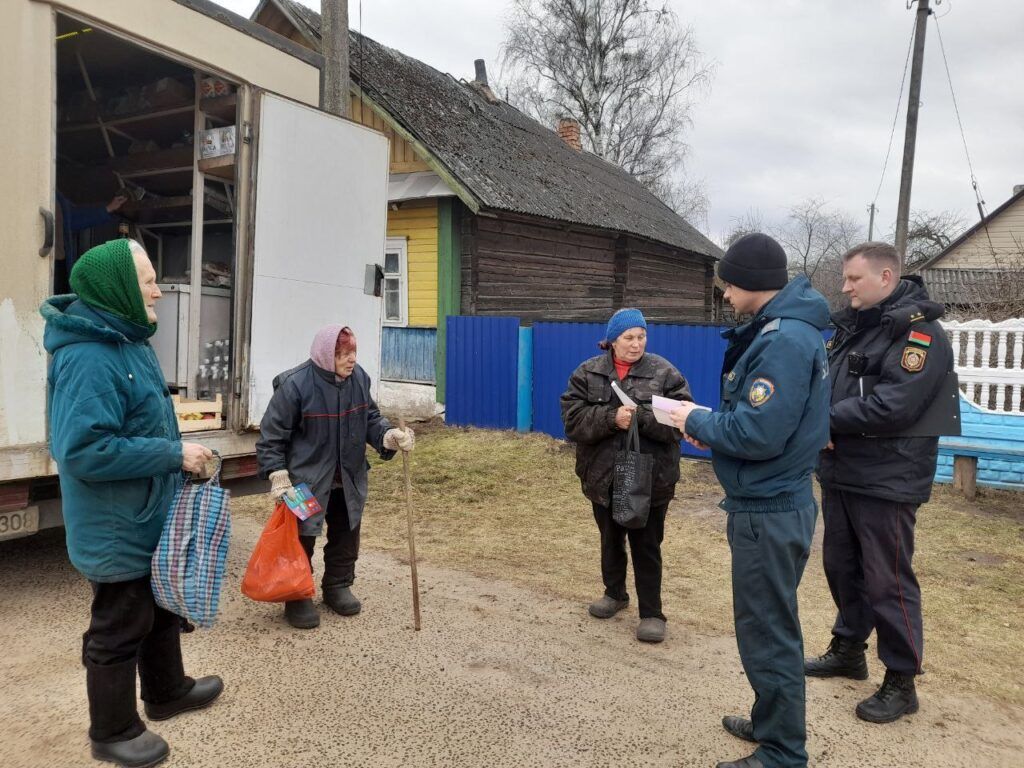 Антипожарный рейд провели спасатели в Костешах