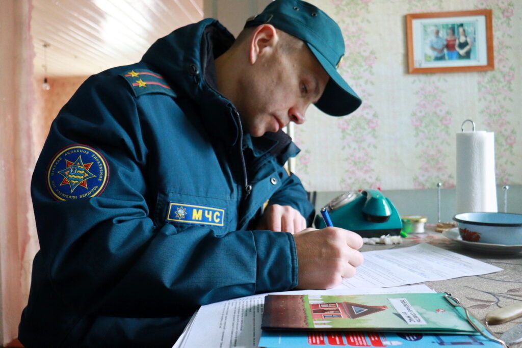 «Дом без пожара»: в поле зрения спасателей был Узденский сельсовет