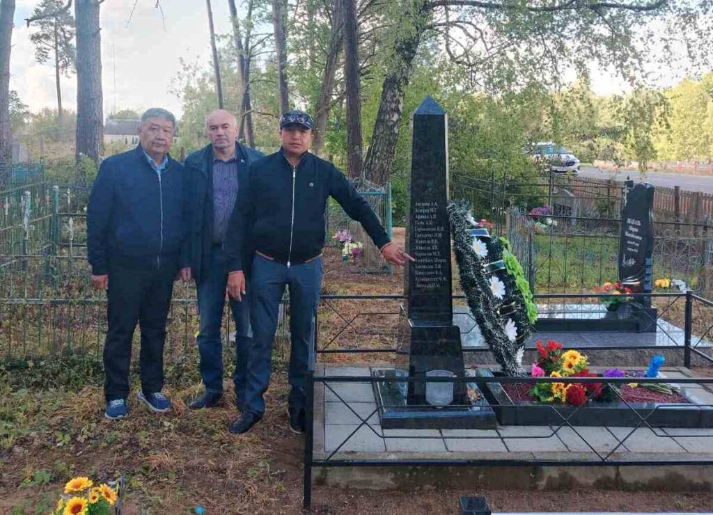Казахстанские гости почтили память своего предка на Узденщине