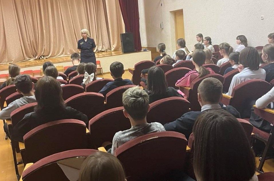 Как избежать уголовной ответственности, школьникам Узды рассказали сотрудники милиции