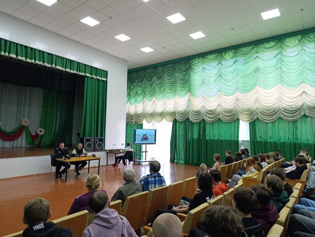 Уроки безопасности: инспекторы ИДН и ГАИ делятся знаниями с учащимися колледжа