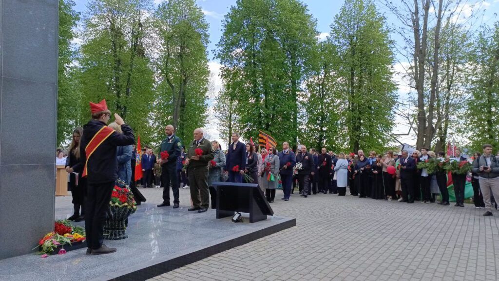 Это день памяти, мира и надежд. Мнениями о Дне Победы поделилась молодежь Узденщины