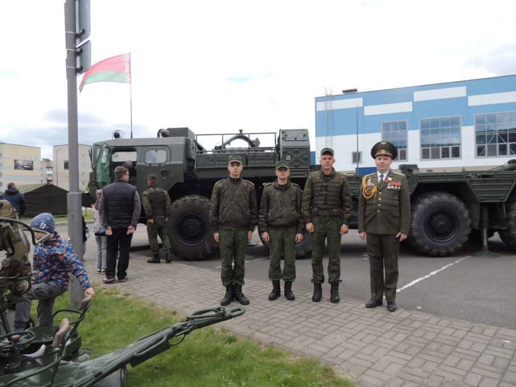 военные