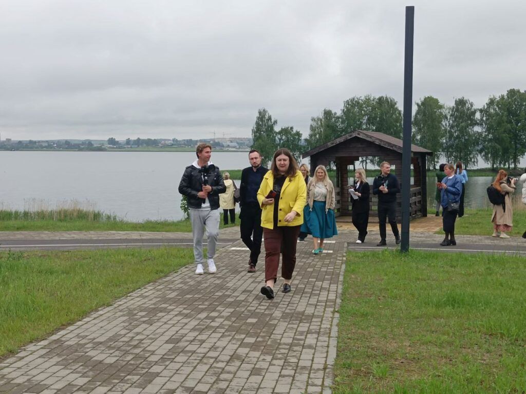 журналисты