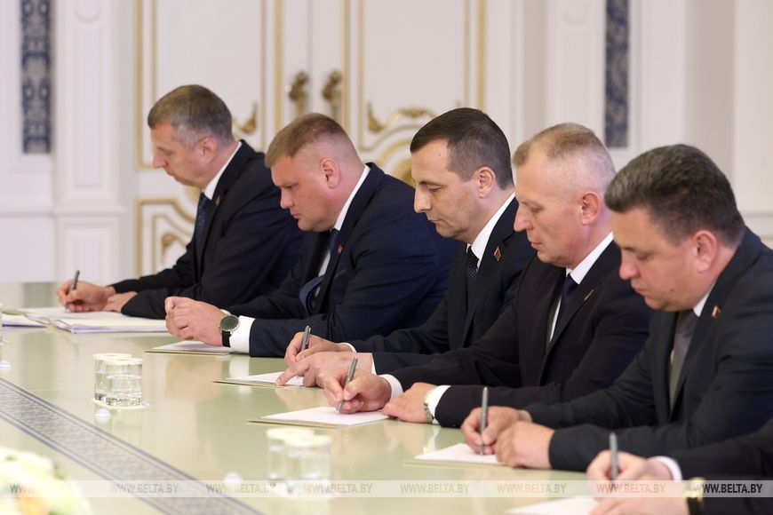 госслужащие