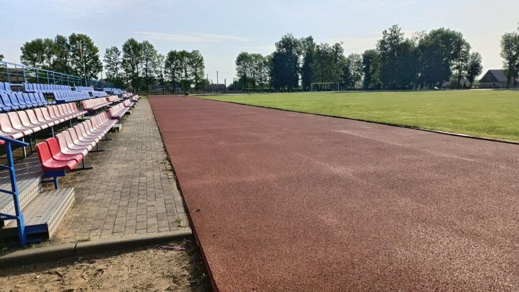 дорожка на стадионе