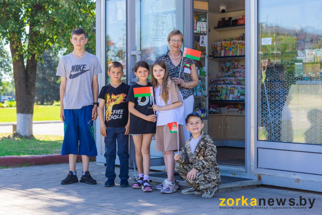 Узда в цветах национального флага: праздник в объективе фотокорреспондента «Чырвонай зоркi»