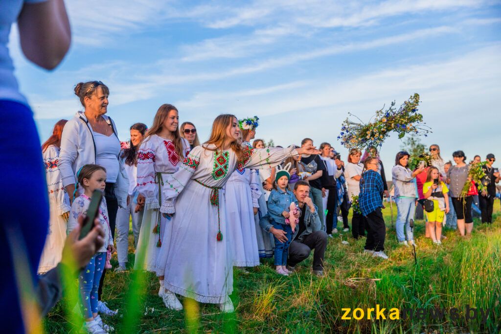С хороводами и песнями праздник Купалье отметили в Узде