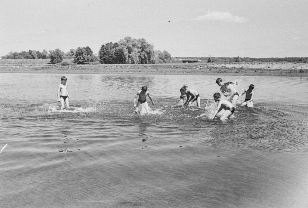 Ретрофото. Водные процедуры