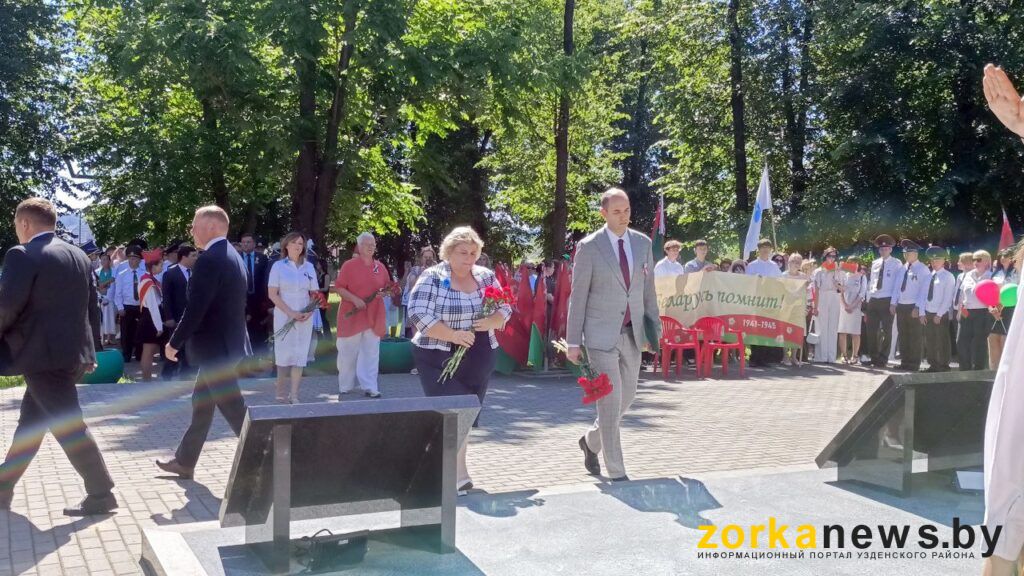возложение цветов