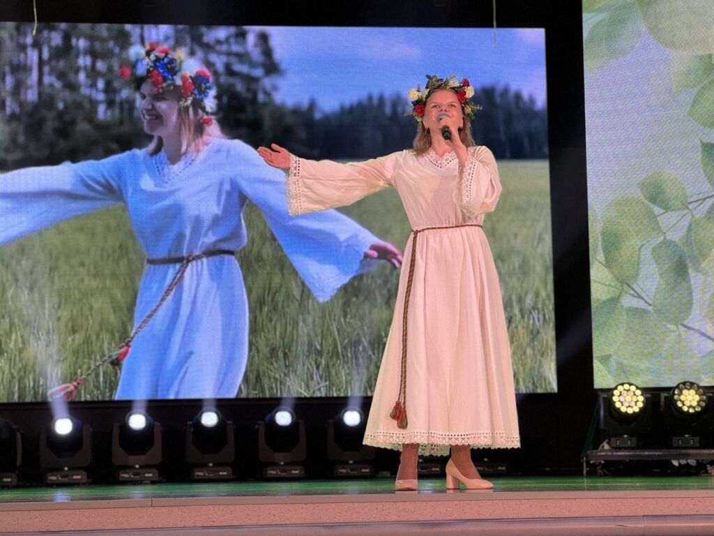 Гран-При фестиваля инклюзивного творчества удостоена девушка из Узды