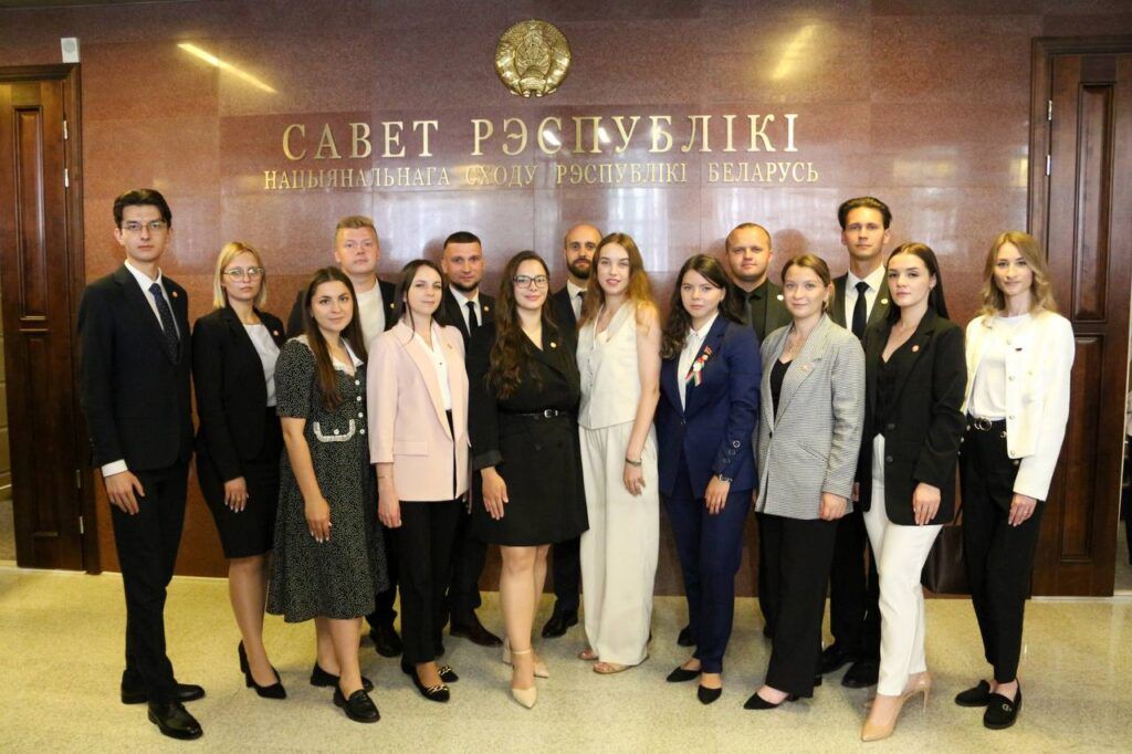Что о встрече с Натальей Кочановой рассказала молодая парламентарий из Узды