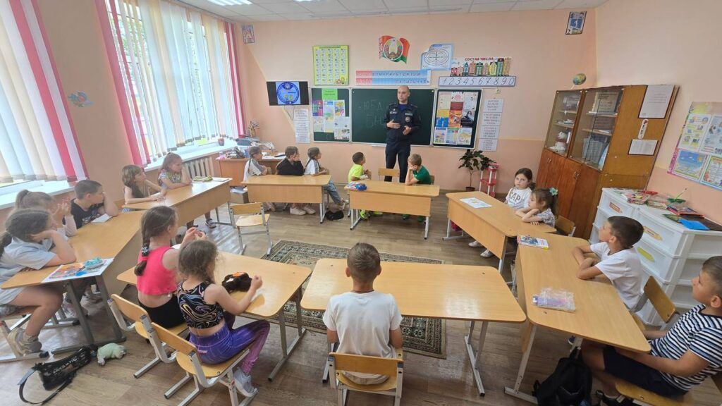 Спасатели Узденского района учат подростков правилам безопасности