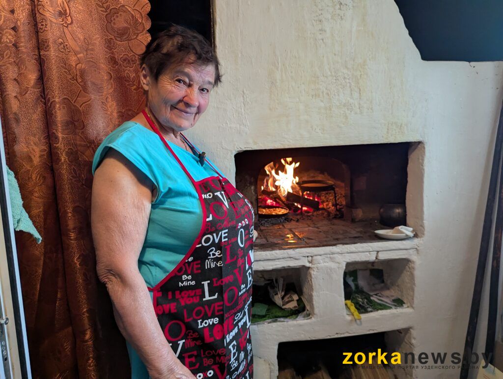 Блины и бабка со шкварками. Почему пенсионерка из Тычинок не готова променять русскую печку на газовую плиту