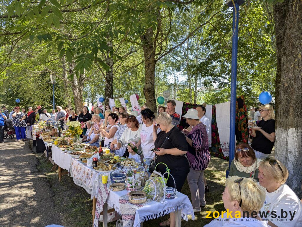 Дегустация блюд, аквагрим для детей и танцы с «Бульбашом». В Кухтичах отметили праздник деревни