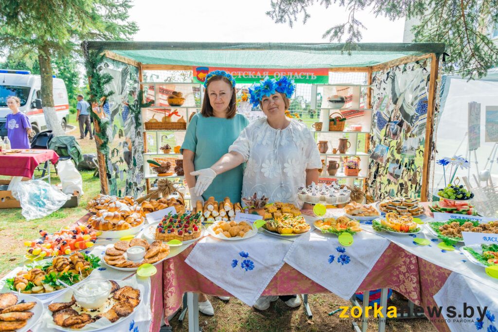 Картошки столько, что яблоку негде упасть. Чем удивлял «Бульба-фэст» в Дещенке