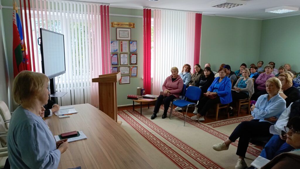 Бесплатную консультацию по онкологии и маммологии получили сотрудницы Узденского ТЦСОН