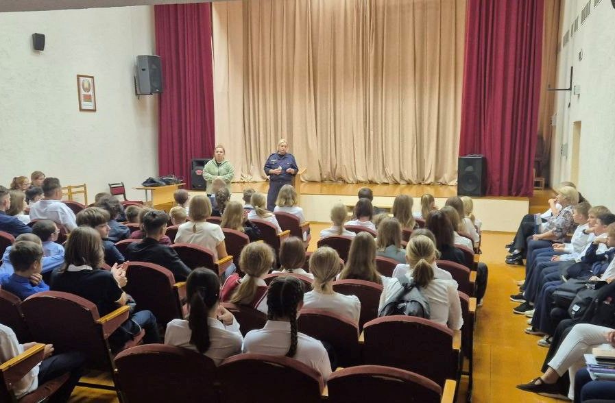 Профилактика зависимостей. Кто стал спикером антинаркотической площадки в Дещенской школе