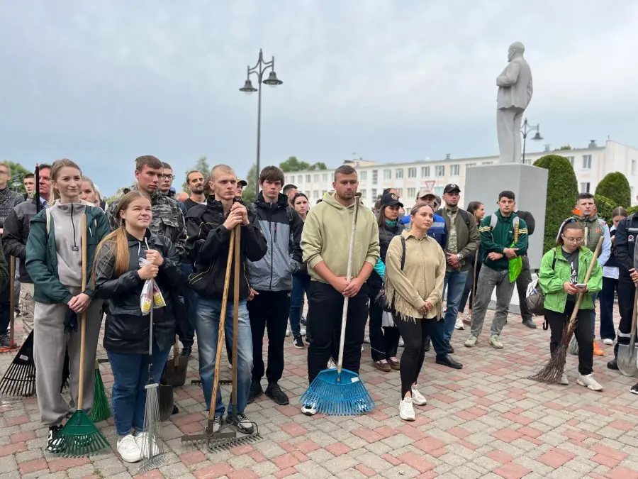 Молодежь Узденщины помогла навести порядок в Заславле перед областными «Дажынкамі»