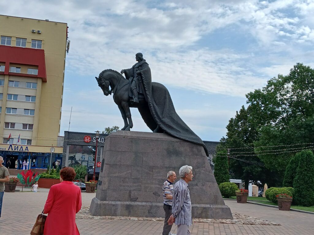 памятник