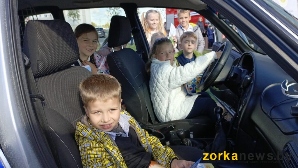 дети в машине